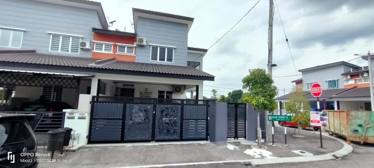 Rania Homestay With Private Pool Seri Iskandar Perak Near Utp Uitm Kampong Bota Road Exterior foto